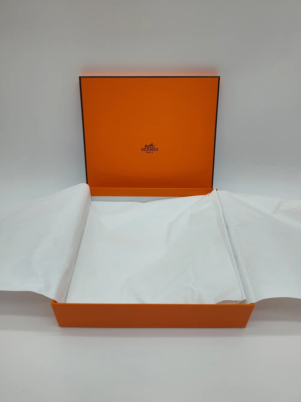 HERMÈS Orange Gift Box with Tissue Luxury Presentation Packaging 8x8 UV Verified